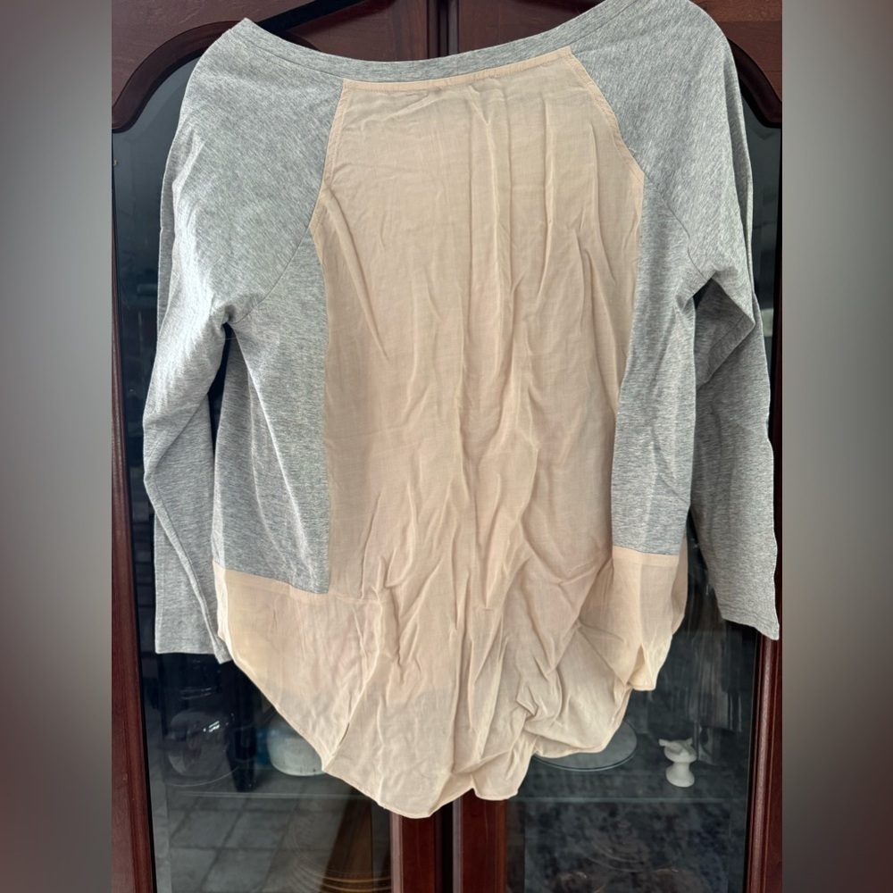 KIWI TUCKER Grey Beige Blouse - Picture 4 of 5